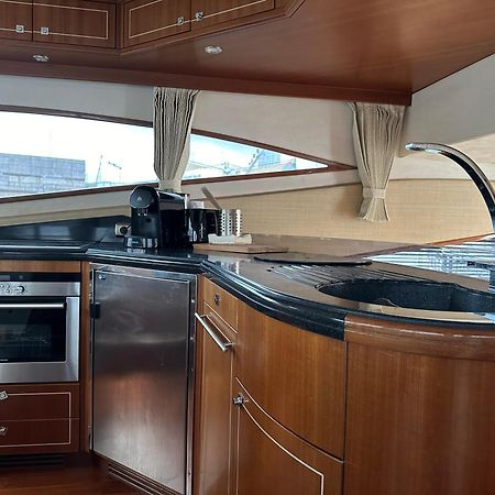 Yacht Pegasus II Hotel Barcelona Eksteriør billede
